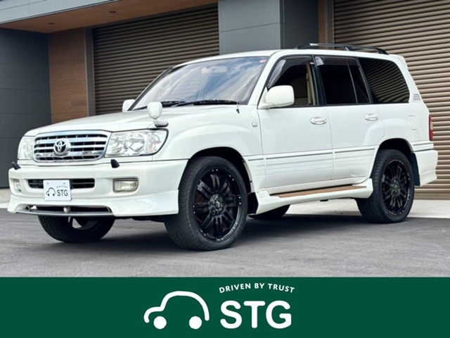 Toyota Land Cruiser 100 2