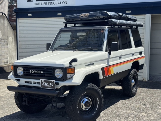 Toyota Land Cruiser 70 2