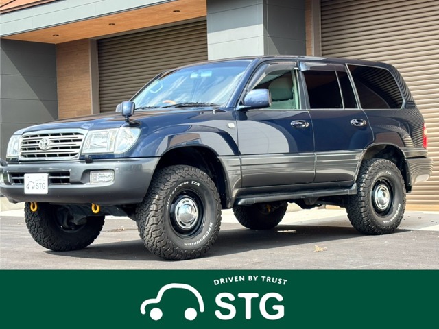 Toyota Land Cruiser 100 2