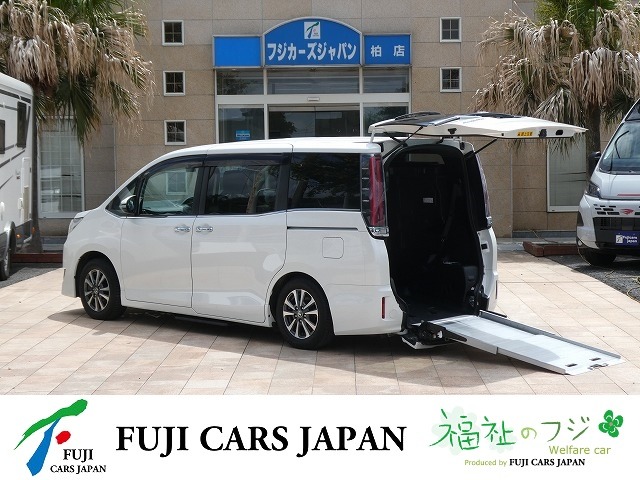 Toyota Esquire 1