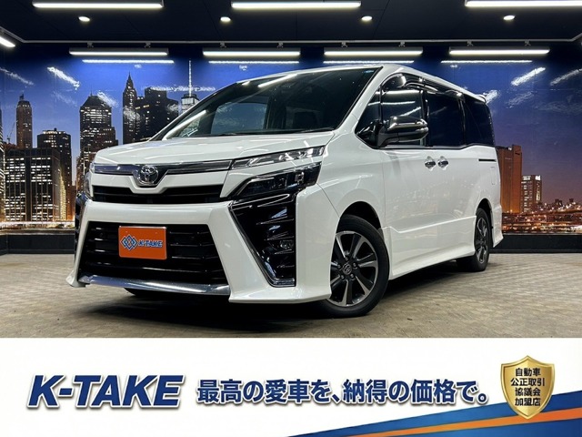 Toyota Voxy 1