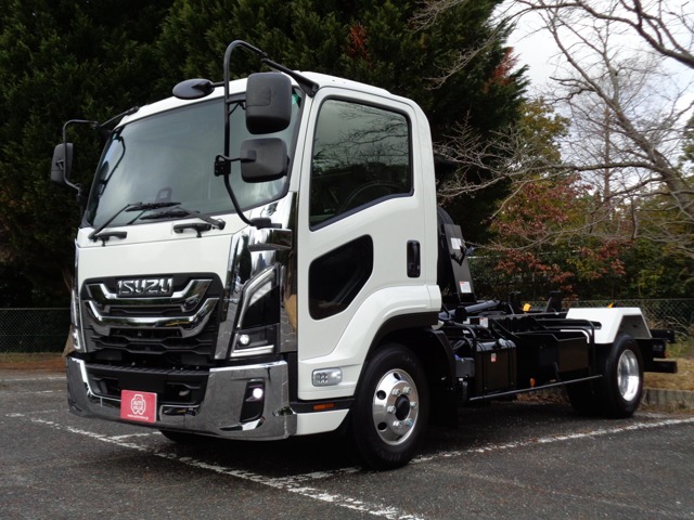 2025 Isuzu Forward