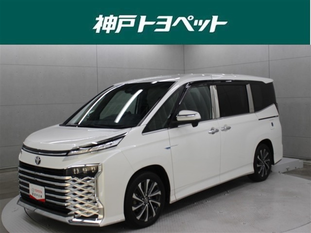 Toyota Voxy 1