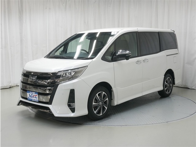Toyota Noah 1