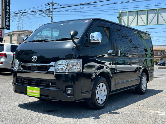 Toyota Hiace Van 1