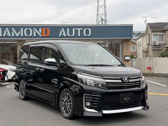 Toyota Voxy 1