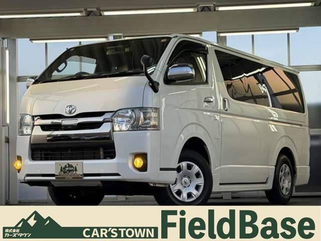 Toyota Hiace Van 1