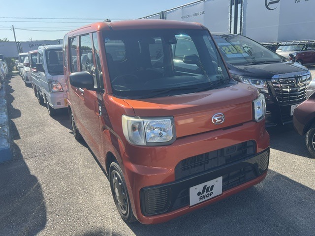 Daihatsu Hijet Caddy 660 D SAII with navigation TV Backup Camera