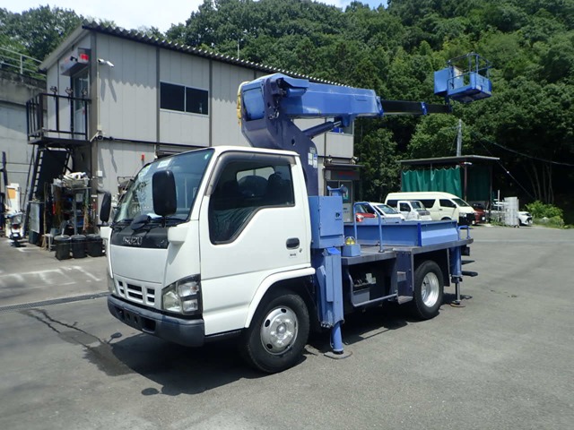 Isuzu Elf 1