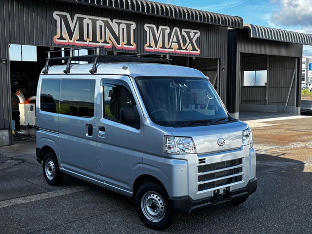 Daihatsu Hijet Cargo 1