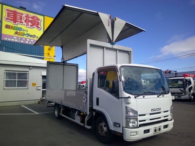 Isuzu Elf 1