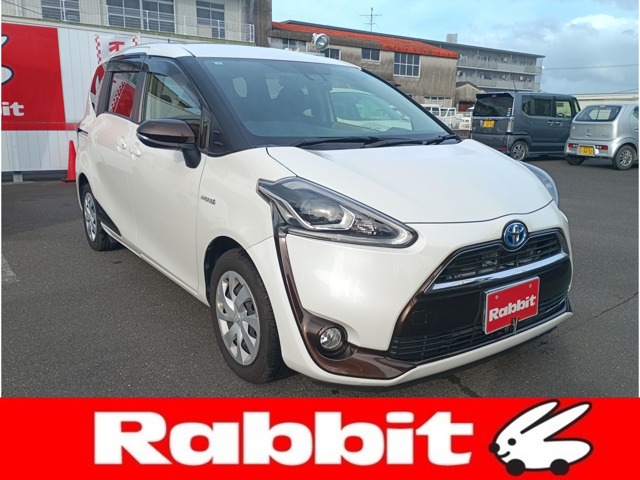 Toyota Sienta 1