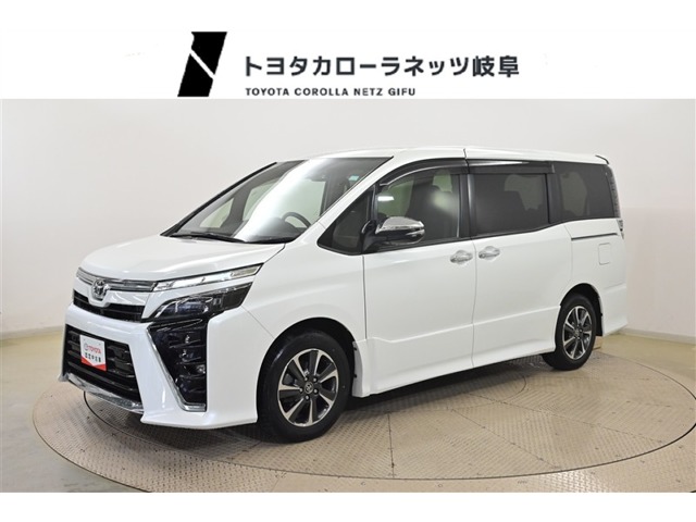 Toyota Voxy 1
