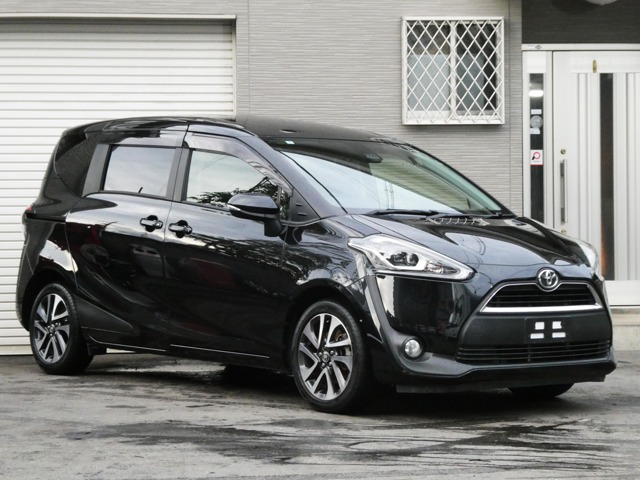 Toyota Sienta 1