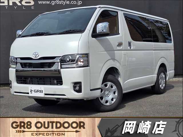 Toyota Hiace Van 1
