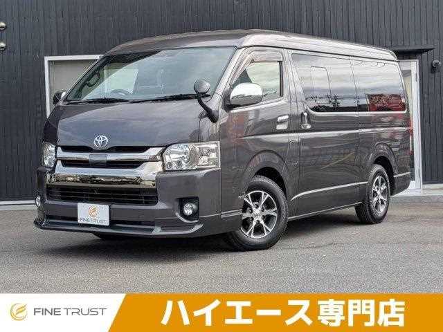 Toyota Hiace Van 1