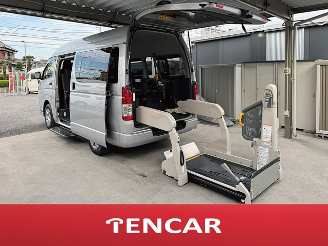 Toyota Hiace Van 1