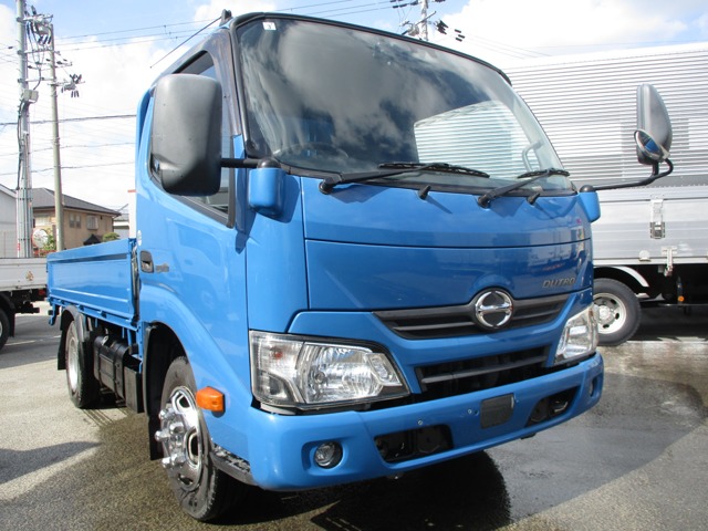 Hino Dutro 1