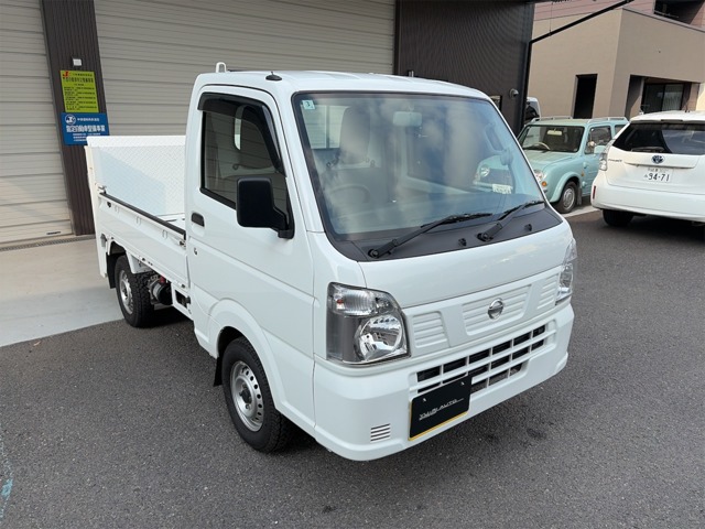 Nissan NT100 Clipper 1