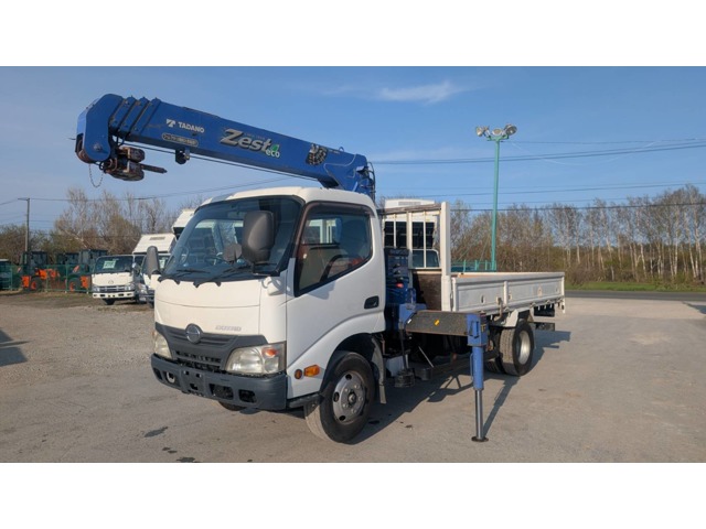 Hino Dutro 1