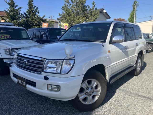 Toyota Land Cruiser 100 2