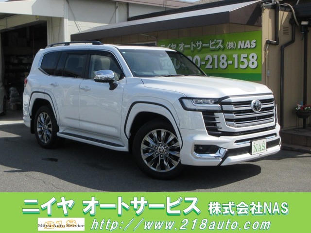 Toyota Land Cruiser 300 2