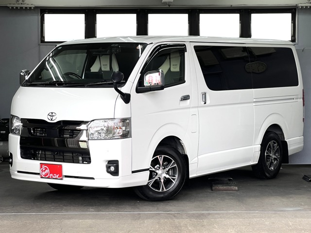 Toyota Hiace Van 1