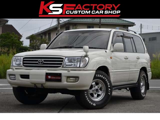 Toyota Land Cruiser 100 2