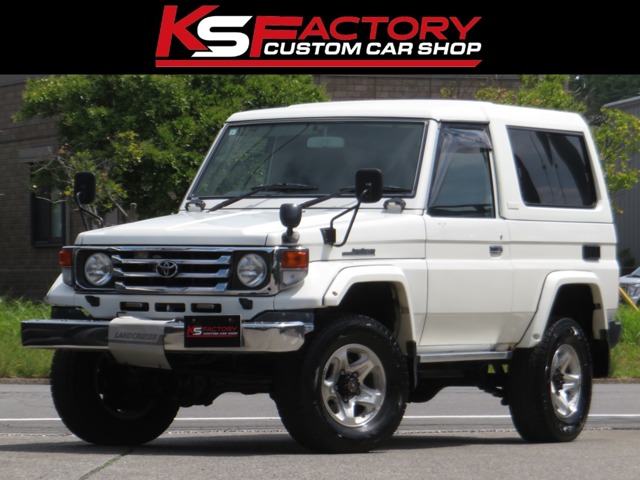 Toyota Land Cruiser 70 2
