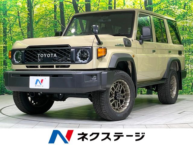 Toyota Land Cruiser 70 2