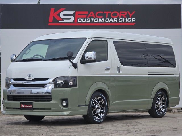 Toyota Hiace 1