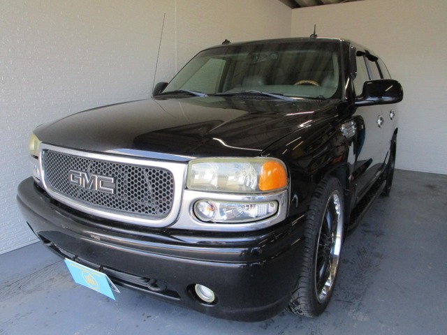 GMC Yukon Denali 6.0 V8 4WD
