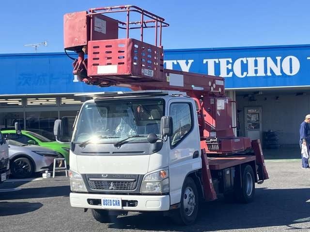 Mitsubishi Fuso Canter 1