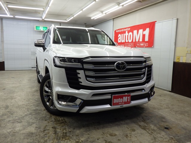 Toyota Land Cruiser 300 2