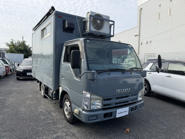 Isuzu Elf 1