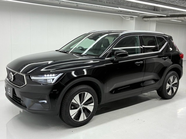 2025 Volvo XC40