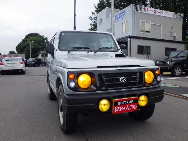 Suzuki Jimny 1