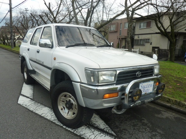 Toyota Hilux Surf 2