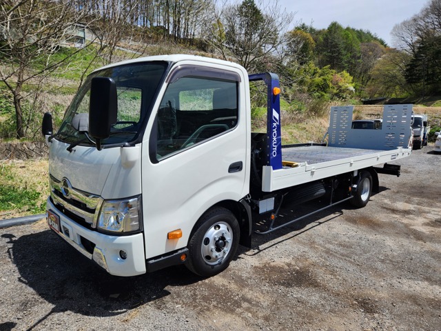 Hino Dutro 1