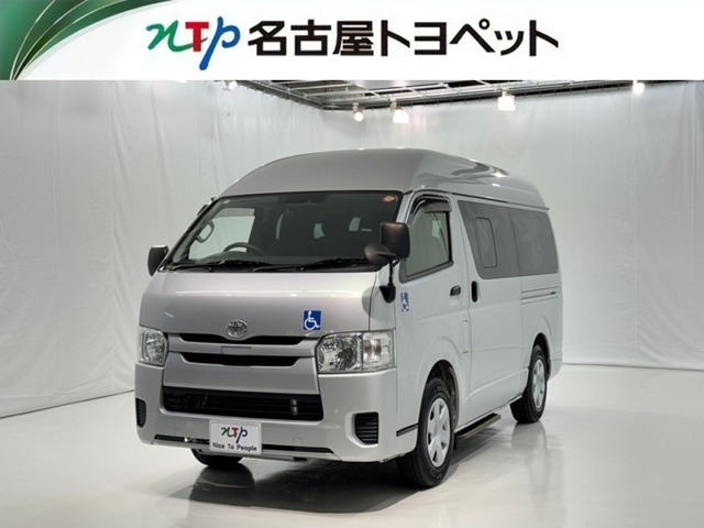 Toyota Regius Ace 1