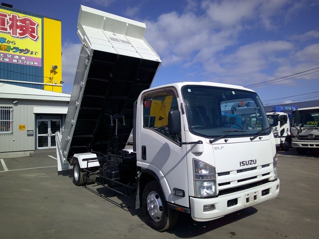 Isuzu Elf 1