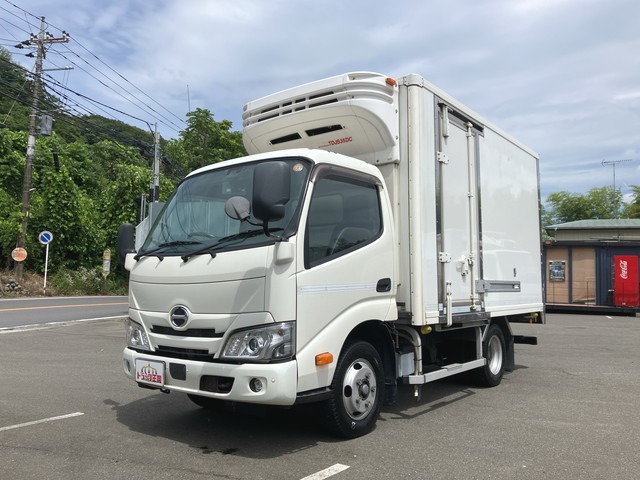 Hino Dutro 1