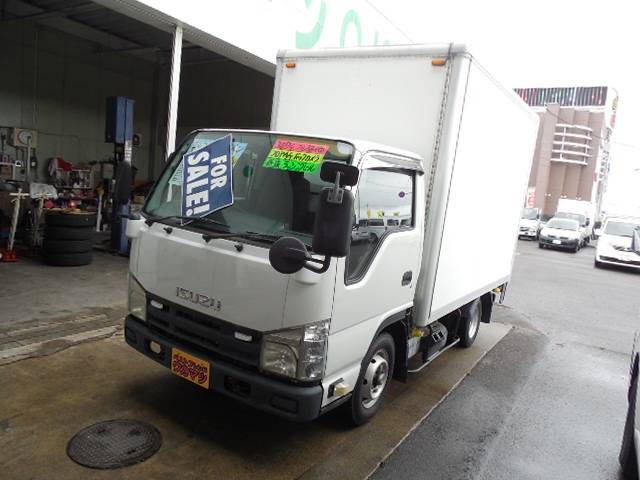 2014 Isuzu Elf