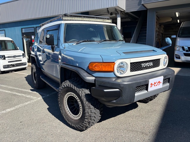 Toyota FJ Cruiser 2