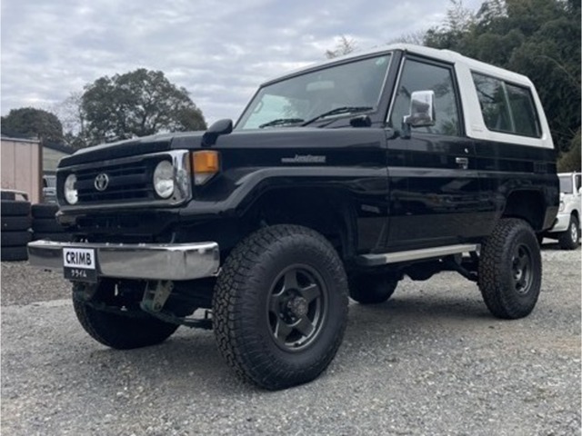 Toyota Land Cruiser 70 2