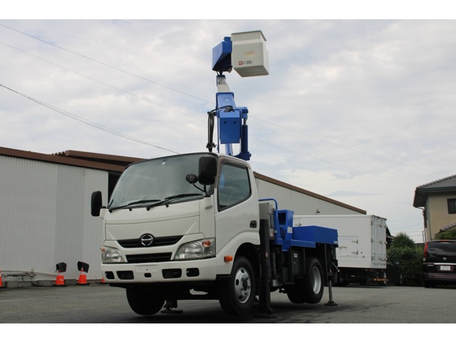Hino Dutro 1