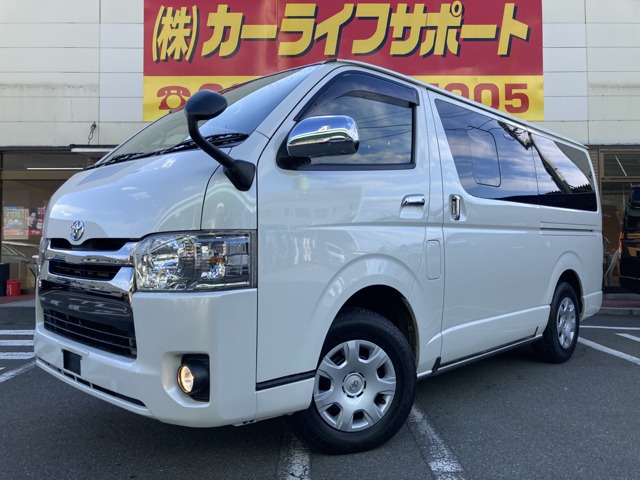 Toyota Hiace Van 1