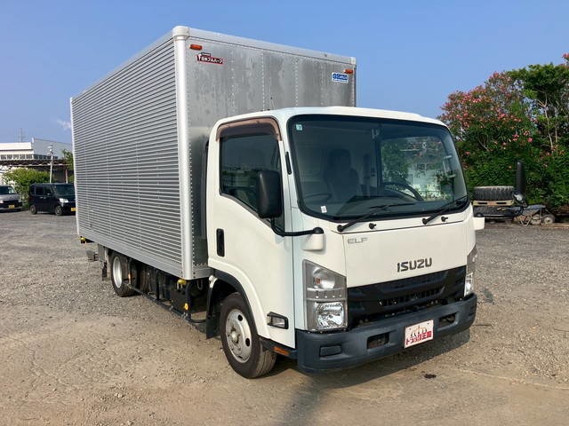 2016 Isuzu Elf