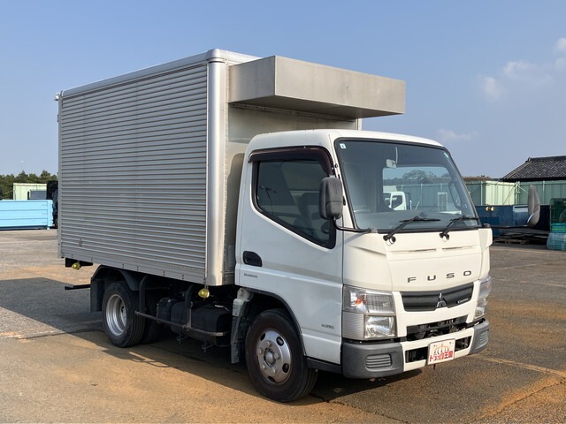 Mitsubishi Fuso Canter 1