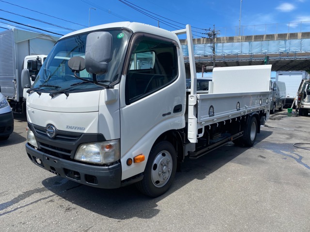 Hino Dutro 1